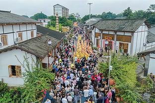 土媒：多特2000万欧求购费内巴切边卫卡迪奥格卢，遭拒绝